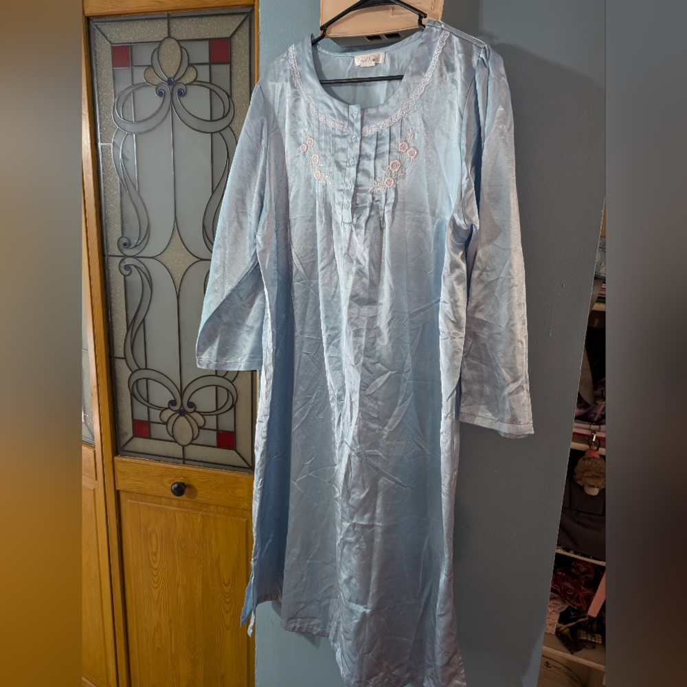 Women's Long Sleeve Nightgown